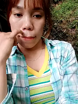 Snapshot of nhinhi-sexy chatting on 10-04-25, 02:31 nhinhi-sexy online show from 10-04-25, 02:31