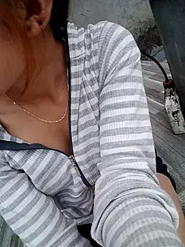 Snapshot of nhinhi-sexy chatting on 10-23-25, 10:14 nhinhi-sexy online show from 10-23-25, 10:14