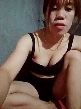 Snapshot of nhinhi-sexy chatting on 10-24-25, 10:44 nhinhi-sexy online show from 10-24-25, 10:44