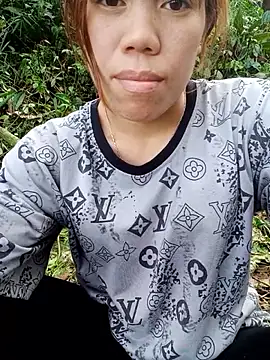 Snapshot of nhinhi-sexy chatting on 10-28-25, 05:33 nhinhi-sexy online show from 10-28-25, 05:33