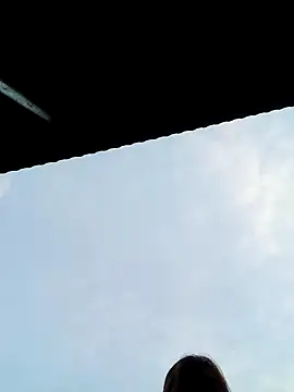 Snapshot of nhinhi-sexy chatting on 10-29-25, 11:28 nhinhi-sexy online show from 10-29-25, 11:28