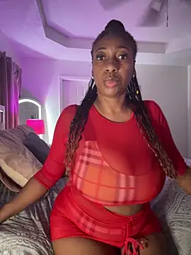 Snapshot of MadamGlam chatting on 09-26-25, 02:10 MadamGlam online show from 09-26-25, 02:10