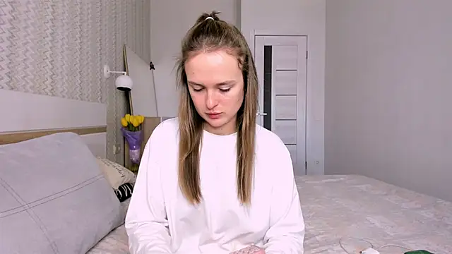 LilMary  online show from 03-12-26, 07:25