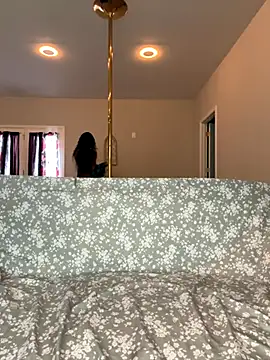 yunniq online show from 10-05-25, 09:02