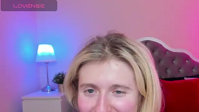 Snapshot of CamillaDreamer chatting on 11-29-25, 07:17 CamillaDreamer online show from 11-29-25, 07:17