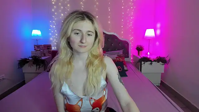 Snapshot of CamillaDreamer chatting on 12-15-25, 06:12 CamillaDreamer online show from 12-15-25, 06:12