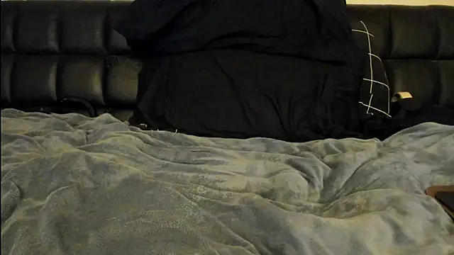 Snapshot of toolmaster2000 chatting on 11-18-25, 05:23 toolmaster2000 online show from 11-18-25, 05:23