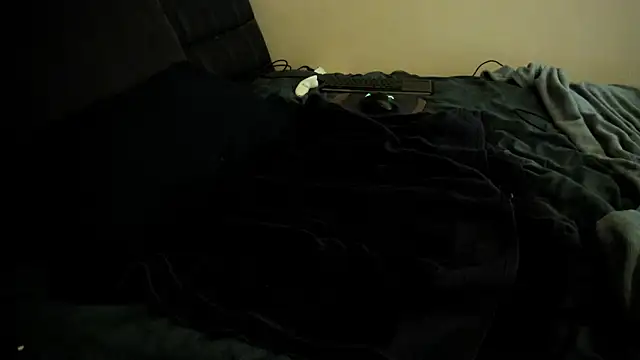 Snapshot of toolmaster2000 chatting on 01-15-26, 02:16 toolmaster2000 online show from 01-15-26, 02:16