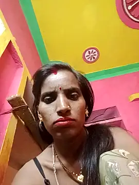 Snapshot of Munni_ji chatting on 10-18-25, 06:19 Munni ji online show from 10-18-25, 06:19