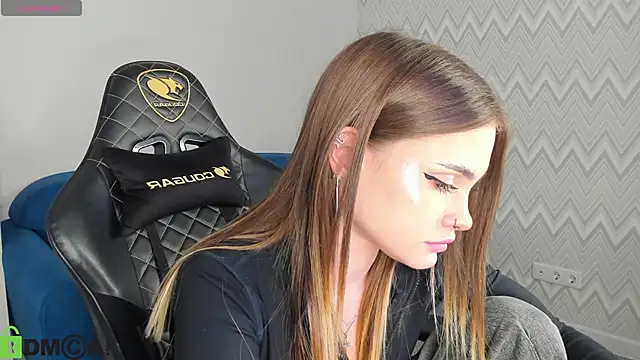 KarinaBroks online show from 11-24-25, 01:44