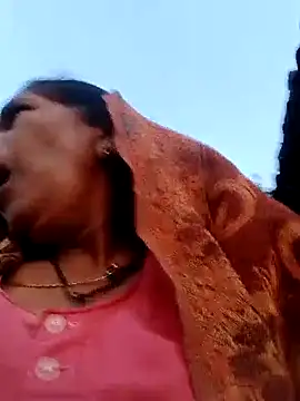 Snapshot of Rs_sonam chatting on 10-10-25, 12:31 Rs sonam online show from 10-10-25, 12:31