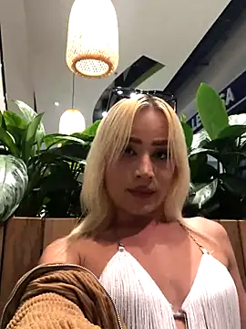 Snapshot of alexawinterrr chatting on 12-01-25, 10:48 alexawinterrr online show from 12-01-25, 10:48