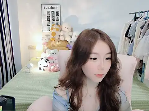 Gardenia-222 online show from 10-17-25, 06:16