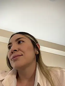 Mariana gom online show from 04-28-26, 12:21