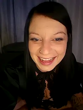 Snapshot of MieziMinz chatting on 10-10-25, 08:08 MieziMinz online show from 10-10-25, 08:08