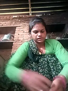 Snapshot of SHMA-77 chatting on 10-13-25, 02:33 SHMA-77 online show from 10-13-25, 02:33