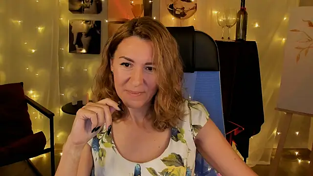 DonnaSmitth online show from 10-13-25, 03:45