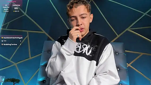 Lian Miller1  online show from 02-10-26, 12:20