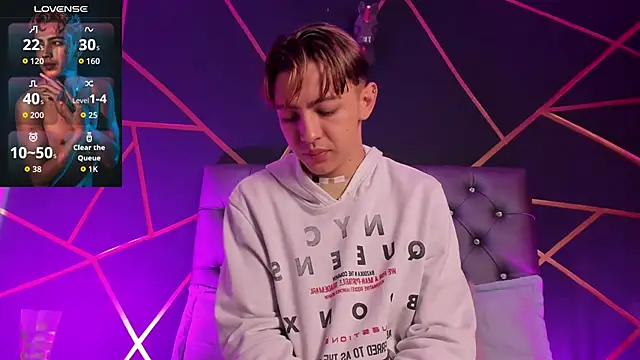 Lian Miller1  online show from 04-28-26, 12:21