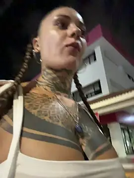 Snapshot of lurosscy chatting on 11-26-25, 02:23 lurosscy online show from 11-26-25, 02:23