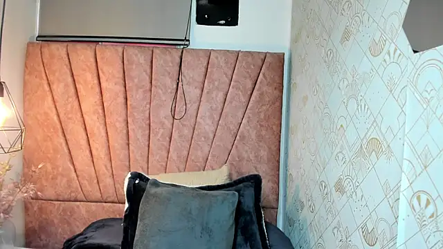 Snapshot of Issa_Milf__ chatting on 11-15-25, 12:13 Issa Milf online show from 11-15-25, 12:13