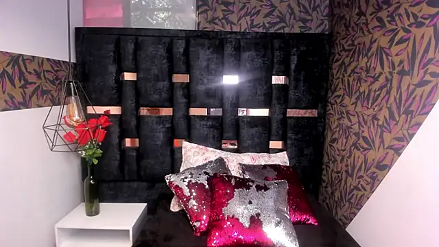 Snapshot of Issa_Milf__ chatting on 01-19-26, 02:21 Issa Milf online show from 01-19-26, 02:21