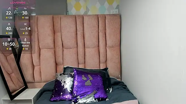 Snapshot of Issa_Milf__ chatting on 02-11-26, 01:05 Issa Milf online show from 02-11-26, 01:05