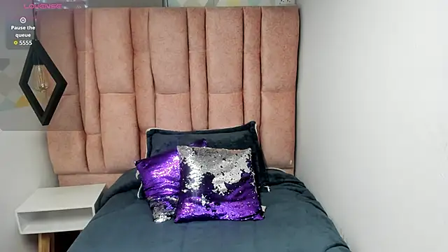 Snapshot of Issa_Milf__ chatting on 02-19-26, 02:13 Issa Milf online show from 02-19-26, 02:13