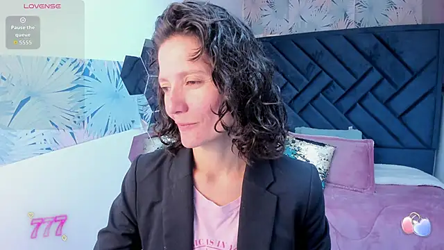 Snapshot of Valery_More__ chatting on 05-14-26, 01:07 Valery More online show from 05-14-26, 01:07