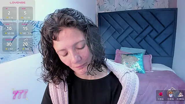 Snapshot of Valery_More__ chatting on 05-29-26, 01:20 Valery More online show from 05-29-26, 01:20