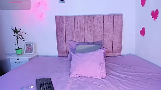 Mila 1wood online show from 11-06-25, 08:10