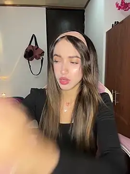 lunaa kiss19 online show from 10-08-25, 01:47