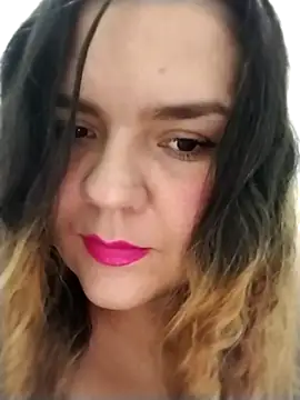 Snapshot of coral_marley chatting on 10-21-25, 05:30 coral marley online show from 10-21-25, 05:30