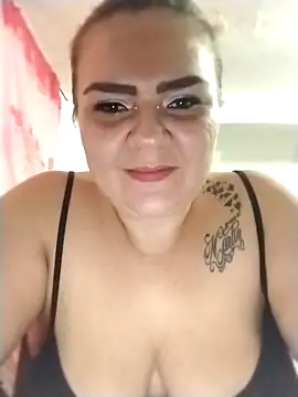 Snapshot of coral_marley chatting on 12-13-25, 11:32 coral marley online show from 12-13-25, 11:32