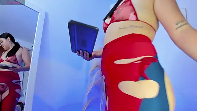 Snapshot of Luna__699 chatting on 10-12-25, 06:40 Luna 699 online show from 10-12-25, 06:40