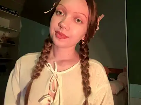 EmiIyKitty online show from 10-19-25, 07:47