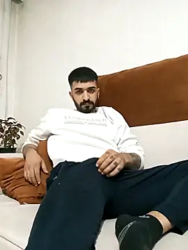 Snapshot of mehmets27 chatting on 11-01-25, 11:18 mehmets27 online show from 11-01-25, 11:18