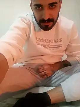 Snapshot of mehmets27 chatting on 11-17-25, 06:14 mehmets27 online show from 11-17-25, 06:14