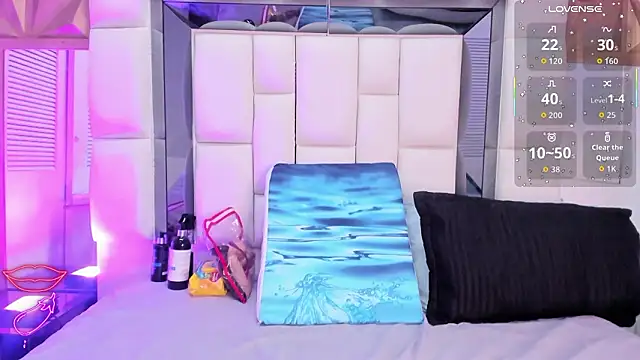 violet milleer online show from 03-17-26, 07:28