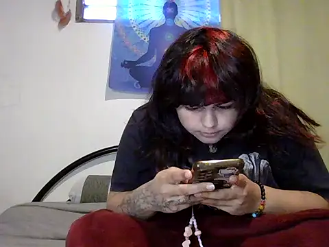 Snapshot of crucifxcked chatting on 10-16-25, 10:27 crucifxcked online show from 10-16-25, 10:27