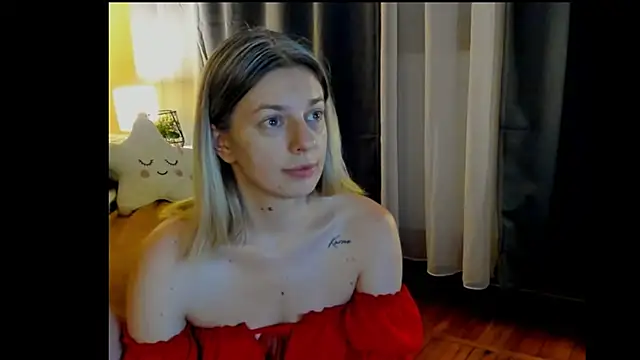 Snapshot of AnaLure chatting on 10-20-25, 10:10 AnaLure online show from 10-20-25, 10:10