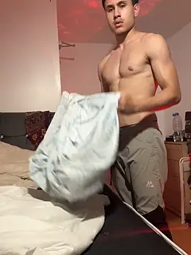 adgymwear1 online show from 10-06-25, 08:06