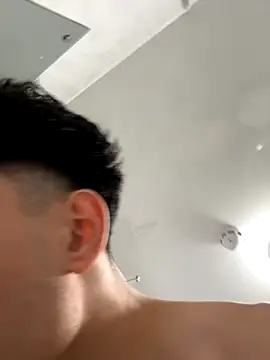 adgymwear1 online show from 10-10-25, 07:57