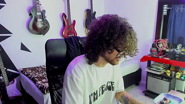 MikaelRizzzo online show from 09-27-25, 11:32