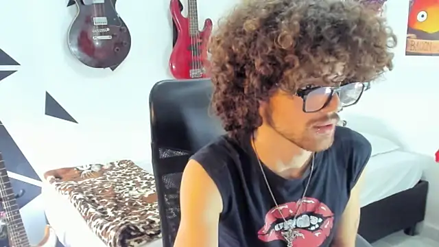 MikaelRizzzo online show from 10-03-25, 04:26