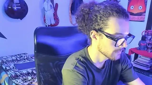 MikaelRizzzo online show from 10-14-25, 09:59