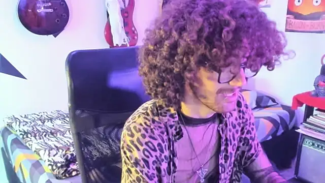 MikaelRizzzo online show from 10-17-25, 08:11