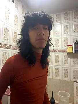 Snapshot of MadamLeRouge chatting on 10-28-25, 11:29 MadamLeRouge online show from 10-28-25, 11:29