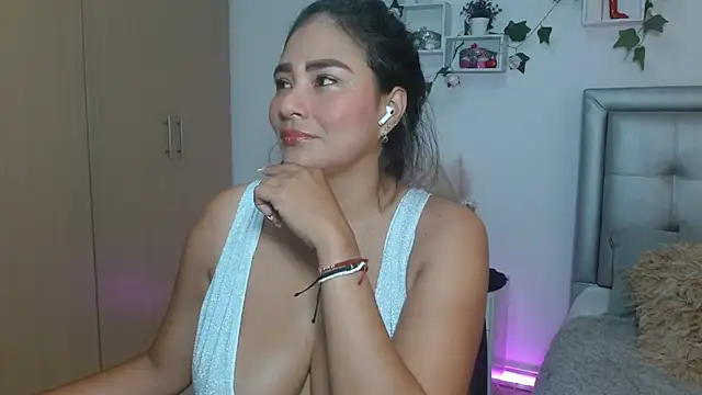 mia star 2 online show from 04-15-26, 10:22