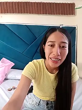 Snapshot of Amelia_Rivas chatting on 10-15-25, 05:46 Amelia Rivas online show from 10-15-25, 05:46